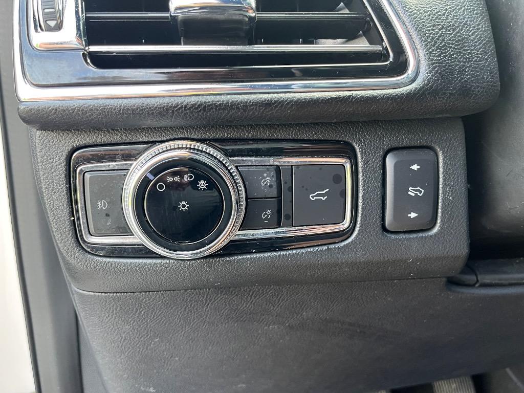 2018 Lincoln Navigator Select - Photo 26