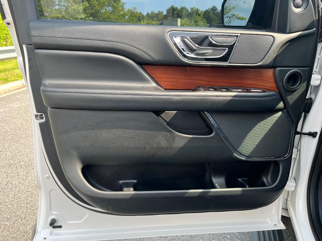 2018 Lincoln Navigator Select - Photo 29